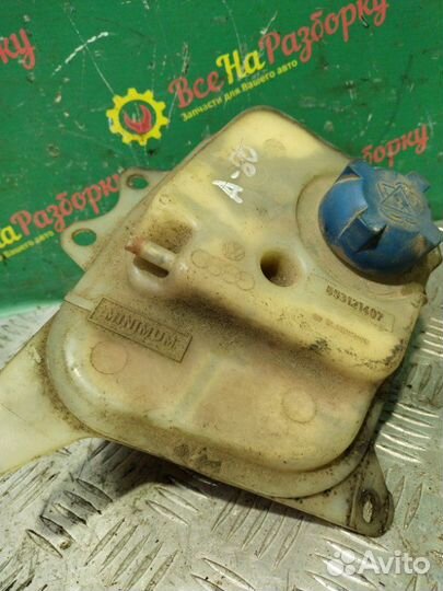 Бачок расширительный Audi А80 седан 1.8