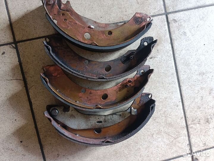 Тормозные колодки задние