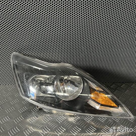 Фара правая Ford Focus 2 рестайлинг