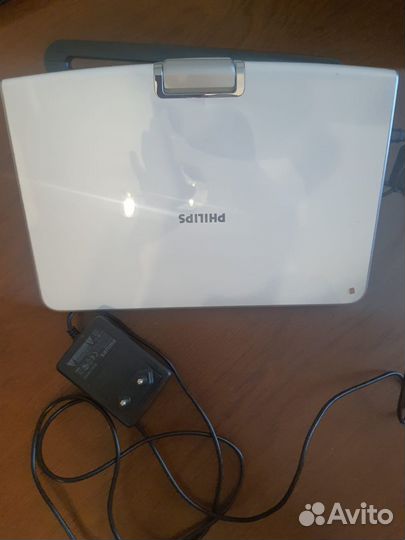 Портативный DVD плеер Philips