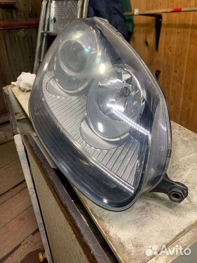 Volkswagen jetta/Golf 5 03-09г фары xenon