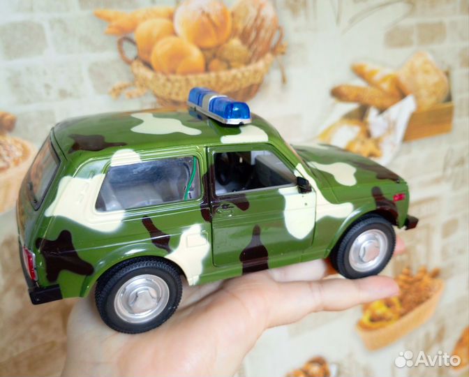 Машинка игрушка