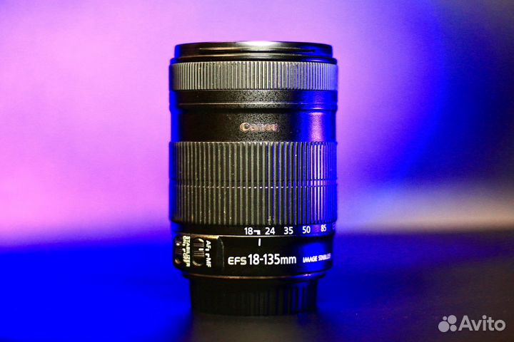 Зеркальная камера Canon EOS 1200D