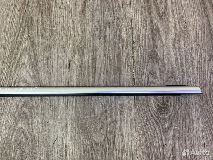 Молдинг стекла двери задний правый Ford Mondeo