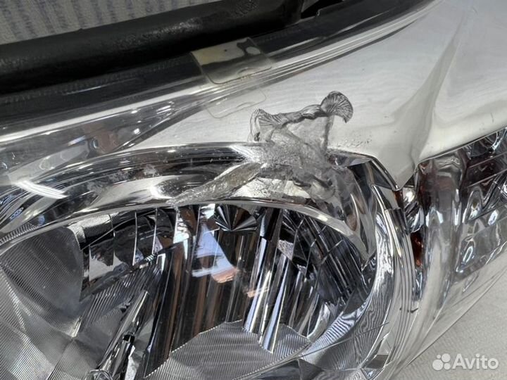 Фара галоген передняя левая Toyota Land Cruiser