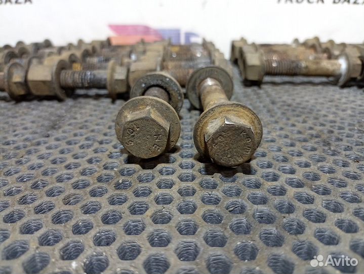 Комплект болтов опоры плиты седла Renault T