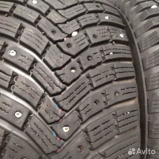 Continental IceContact 3 215/65 R16 102T