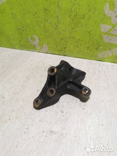 Кронштейн двигателя правый Ниссан Примера П11
