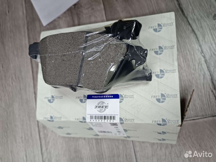 Тормозные колодки передние на volkswagen polo