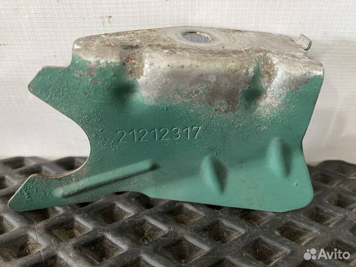 Кронштейн (крепление) Volvo FH13 21212317