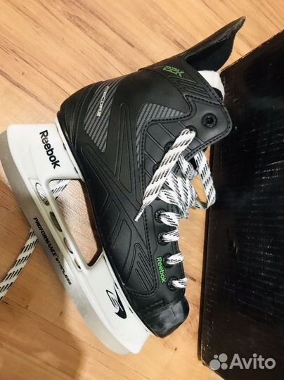 Коньки хоккейные