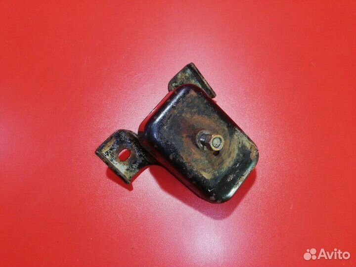 Подушка двигателя передняя Suzuki Jimny JA71 F5A