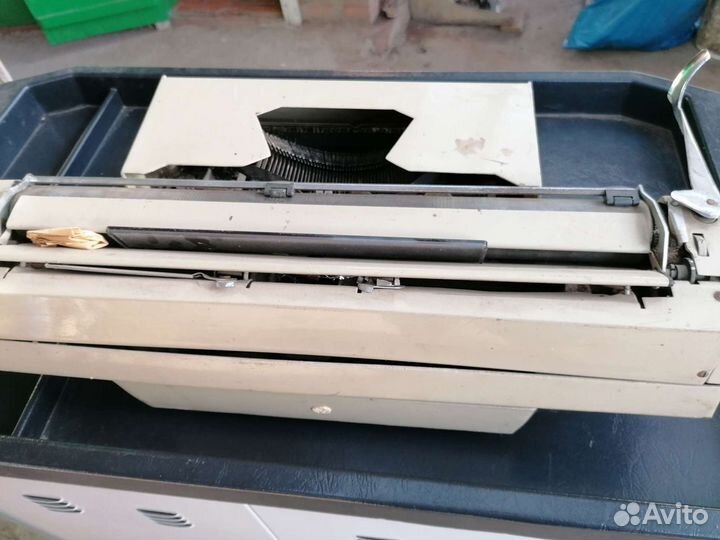 Печатная механическая машинка 