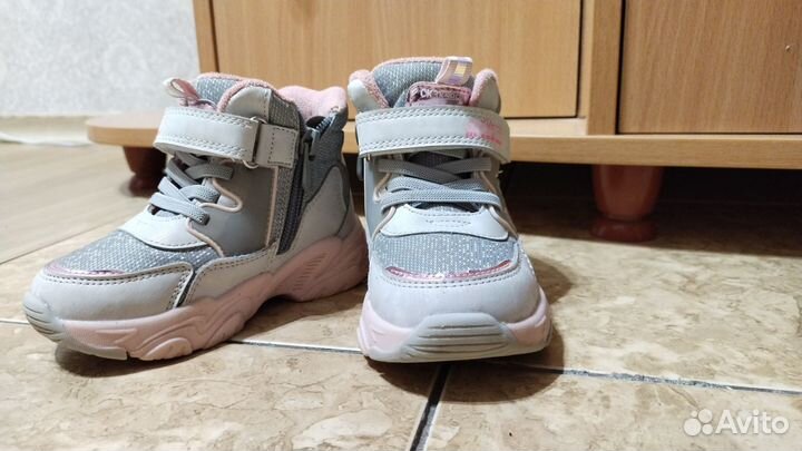 Отдам ботинки 24р