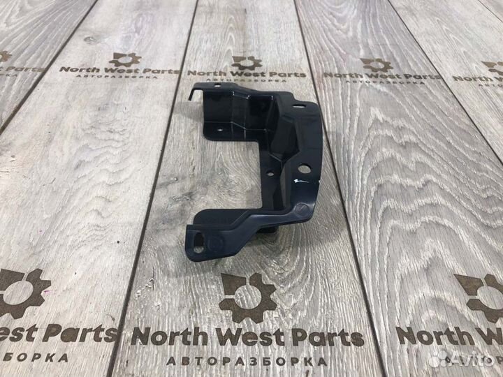 Кронштейн Tesla S электро 2013