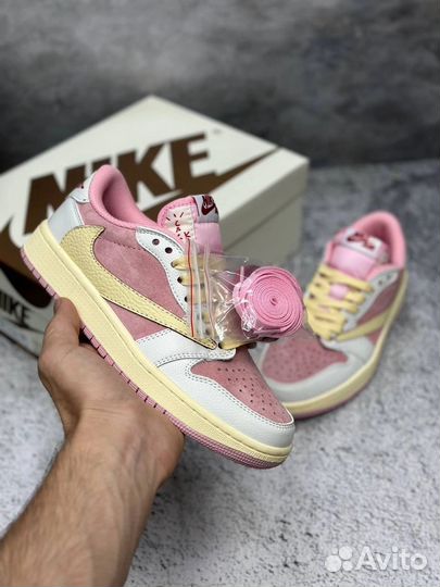 Air Jordan 1 Low x Travis Scott «Sail/Shy Pink»