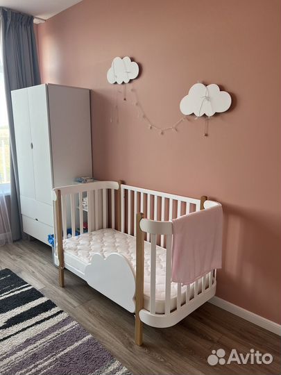 Детская кроватка 2 в 1 с маятником happy baby