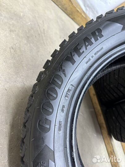 Goodyear Ultragrip Ice Arctic 215/60 R17 100T