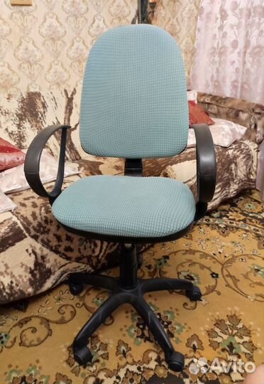 02 Компьютерное кресло стильное удобное