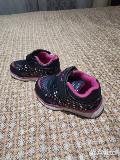Кроссовки для девочки