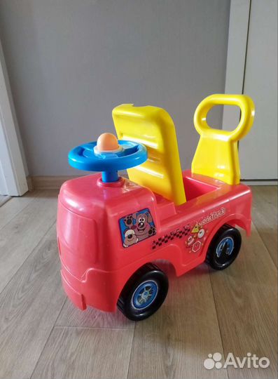 Машинка каталка толокар Constrack. 1+