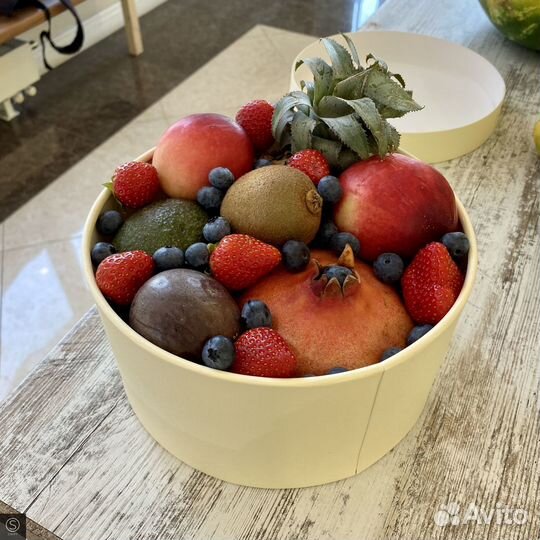 Фруктовая корзина в подарок