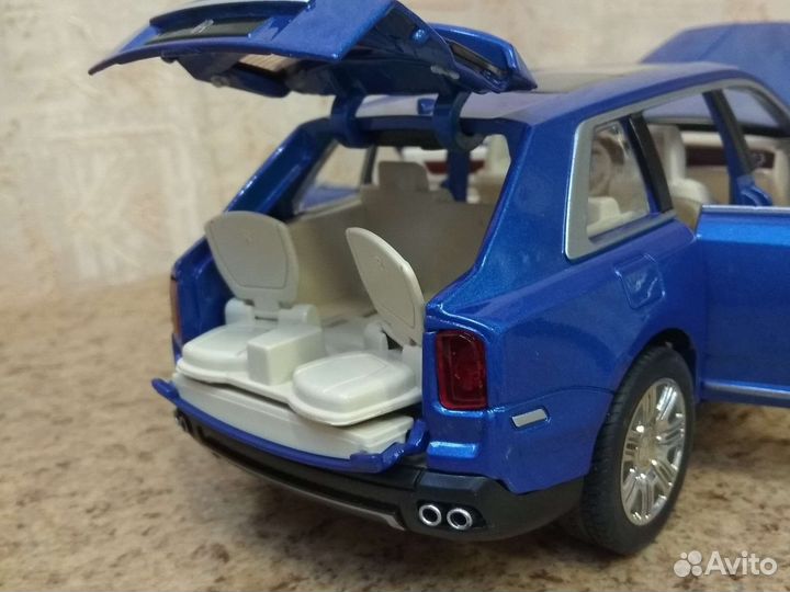 Модель автомобиля rolls-royce colinyan 1:24