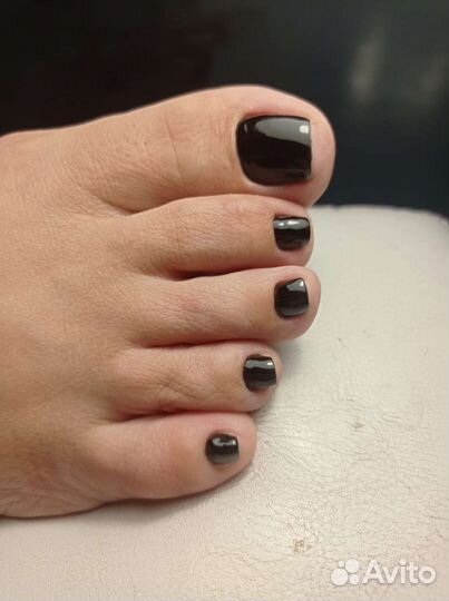 Маникюр педикюр