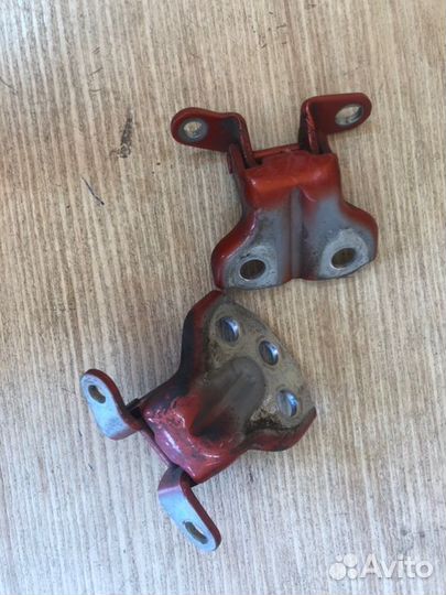 Петли двери задние правые Ssangyong Actyon