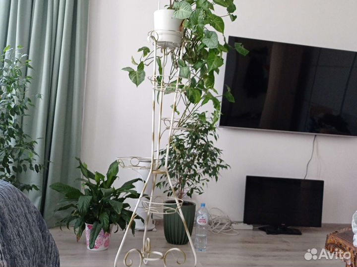 Стойка для цветов напольная