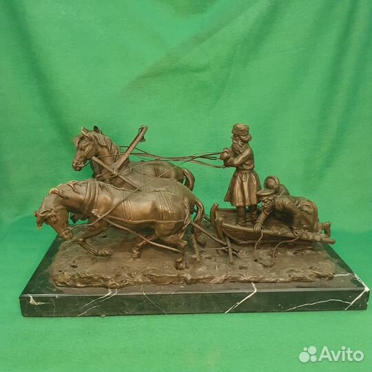 Бронзовая скульптура Санная тройка с 2 седоками