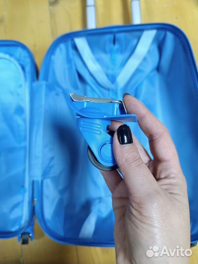 Чемодан на колесах детский
