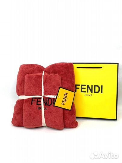 Набор из двух полотенец Fendi в фирменной упаковке