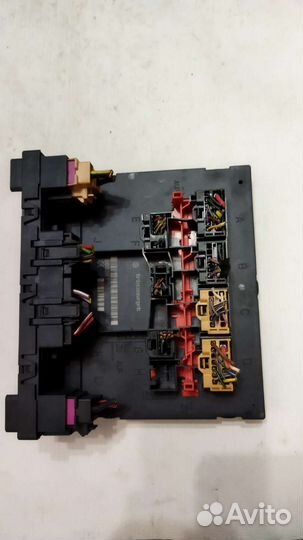 Блок предохранителей салона Volkswagen 8P0907279K