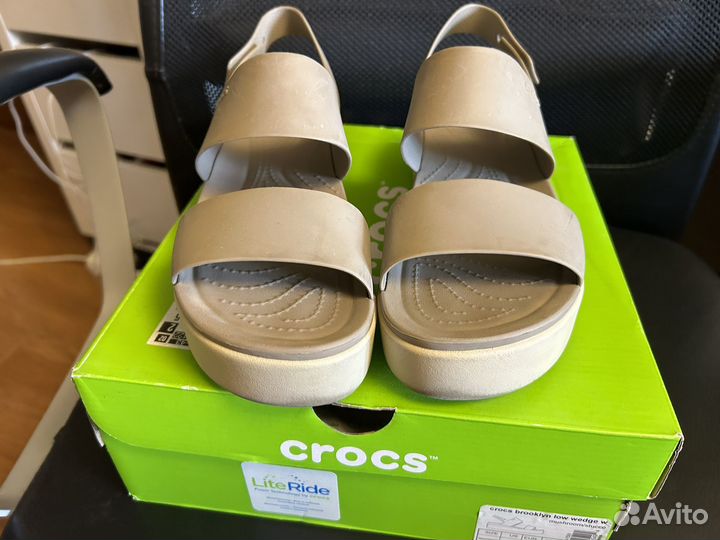 Crocs brooklyn Low wedge W8 (37-38 размер)