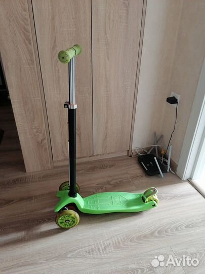 Детский трёхколёсный самокат
