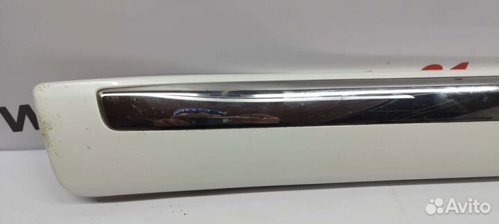 Накладка двери левая Toyota Land Cruiser 200