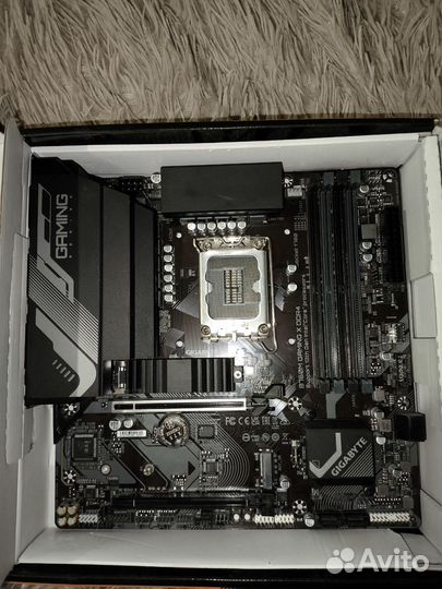 Материнская плата