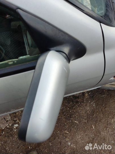 Зеркало правое Nissan Primera P11 седан QG18 2000