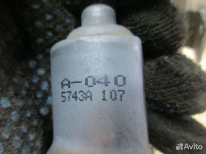 Стеклоподъемник электр. задний правый Mitsubishi L