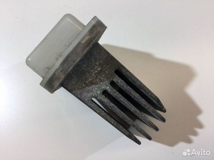 Резистор отопителя Nissan Patrol Y61 1997-2009