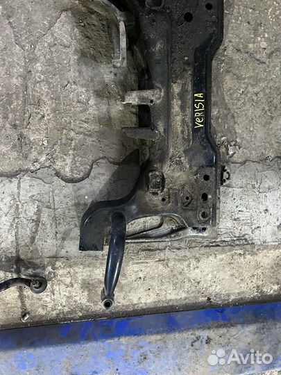 Подрамник балка передняя Mazda Verisa Demio
