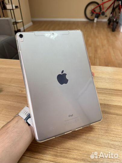 iPad pro 10.5 64gb wi-fi + sim