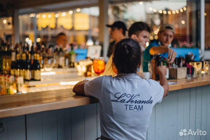 Бармен/помощник бармена в ресторан