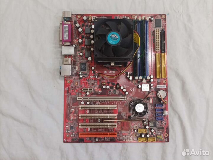 Материнская плата с процессором и памятью