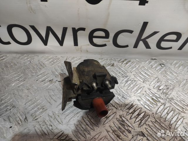 Катушка зажигания Мерседес 190 (W201)