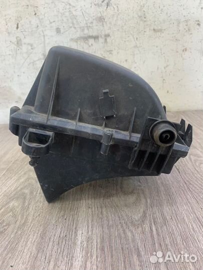 Корпус воздушного фильтра Opel Vectra C Z22XE