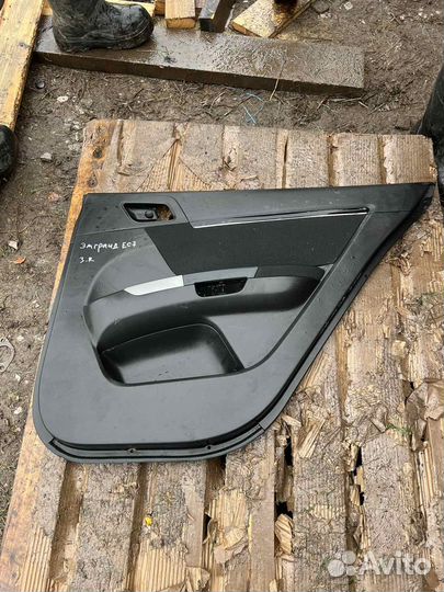 Обшивка дверная задняя правая Geely Emgrand EC7