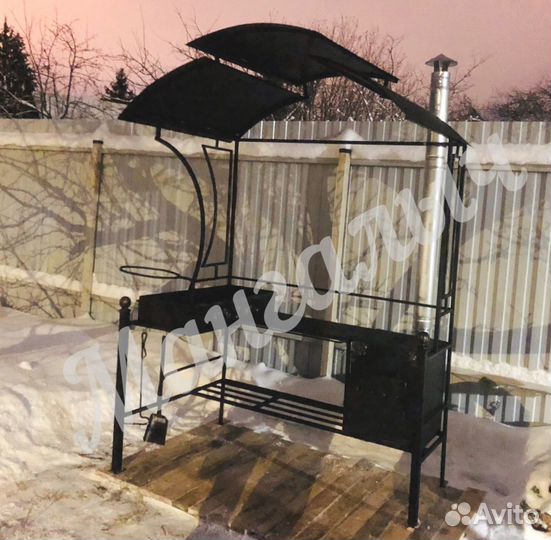 Мангал с крышей