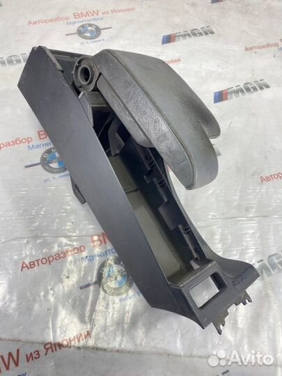 Подлокотник Bmw 3 E46 М43Б19 2000